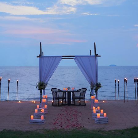 Moevenpick Siam Hotel Na Jomtien Pattaya Na Chom Thian Exterior photo